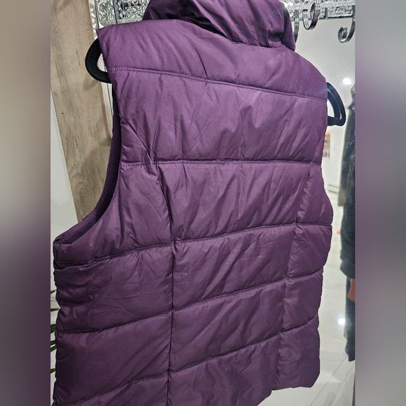 SOLD Old Navy Purple puffer vest Medium - Picture 4 of 7
